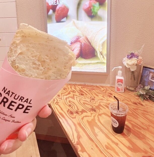 大腸がんの手術入院を経て退院した日に、その足でいちご入りのクレープを買った時の写真